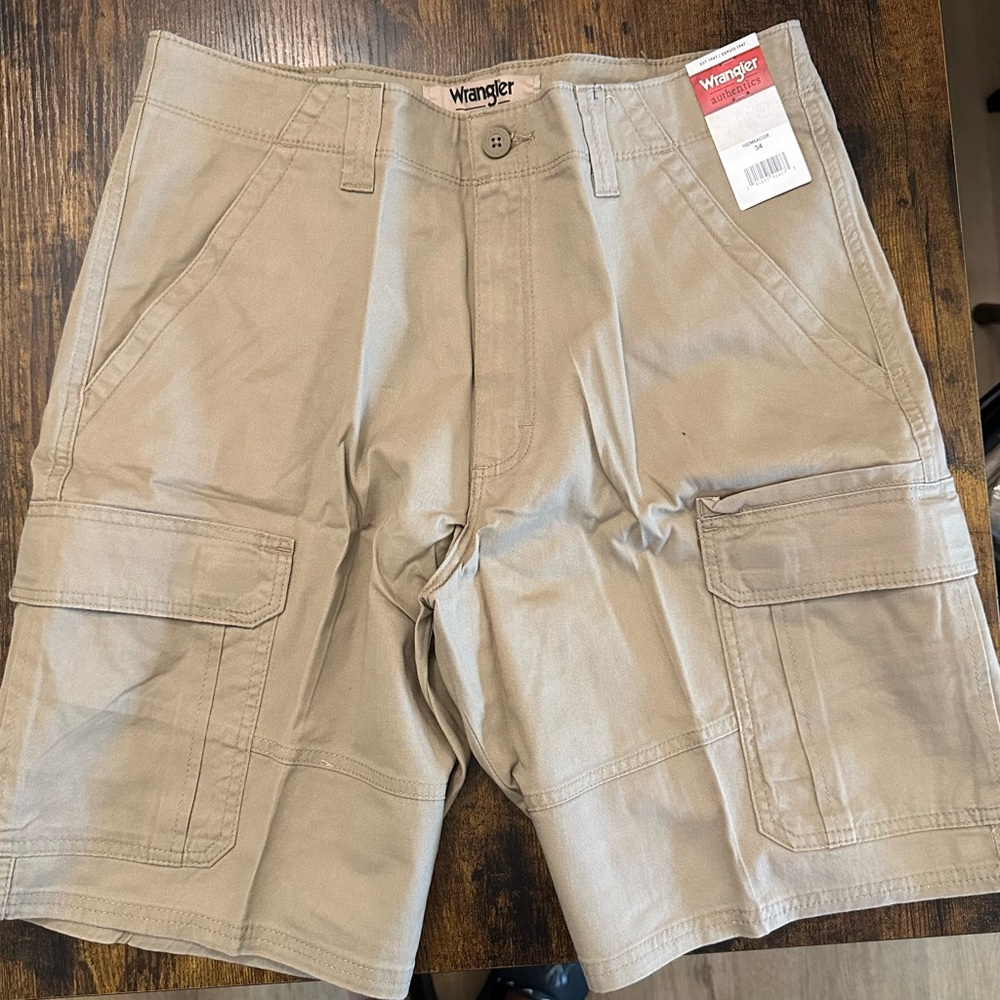 Wrangler Men's Tan Cargo Shorts